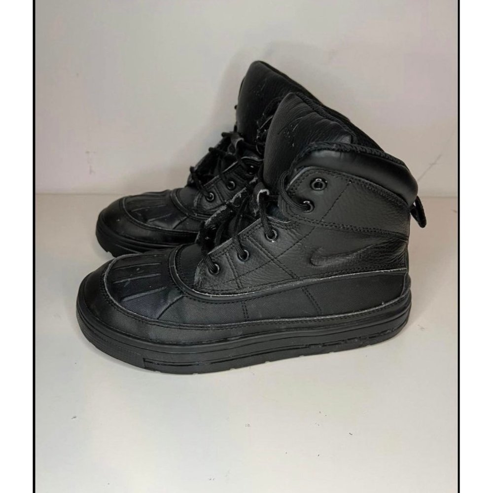 Nike Woodside 2 High Youth Boy Triple Black Lace Up High Top Boots Youth Size 3Y - Picture 1 of 10